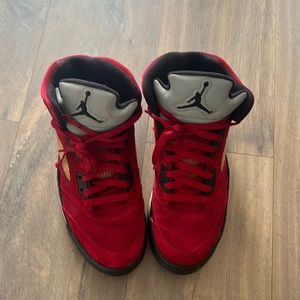 Air Jordan Raging Bull 5s